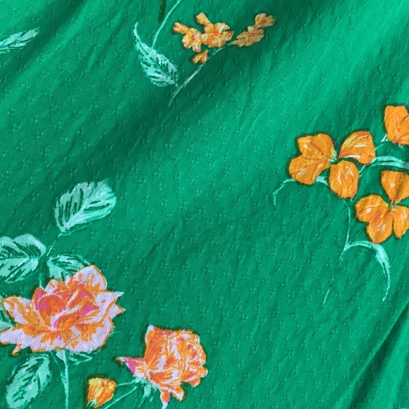 Green 3/4 Sleeve Blouse - Picture 4 of 7